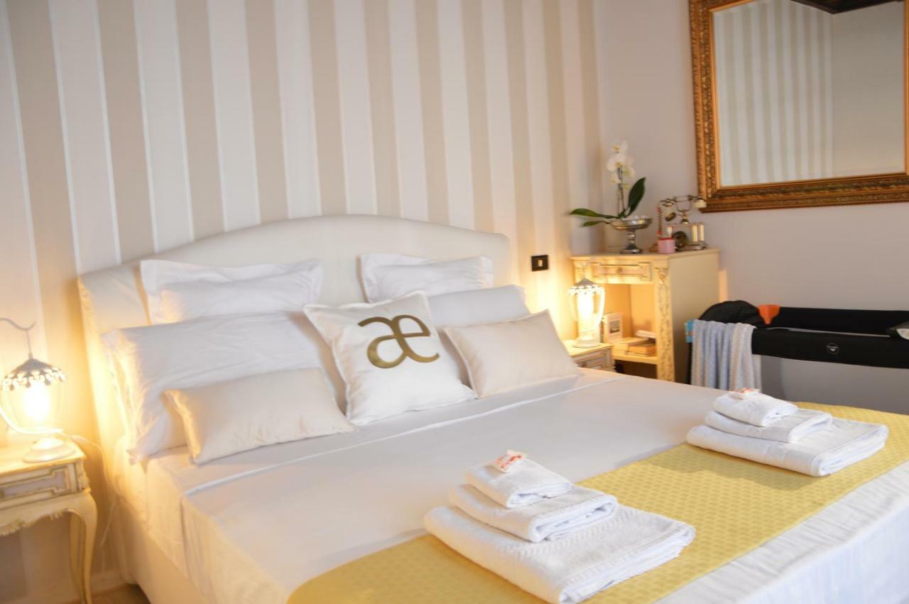Historic Center - Elegant With Charming Antiques - Raffaello Lejlighed