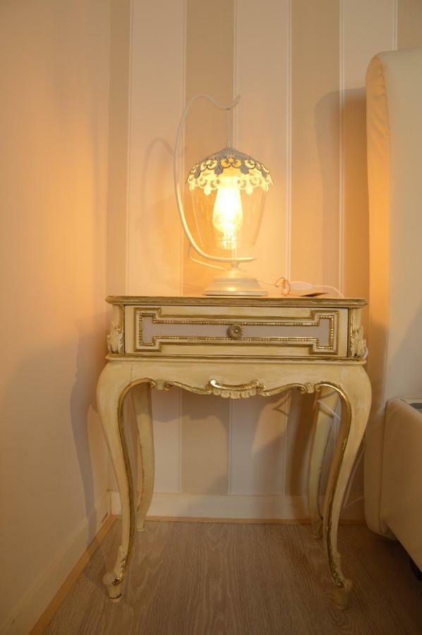 Lejlighed Historic Center - Elegant With Charming Antiques - Raffaello *