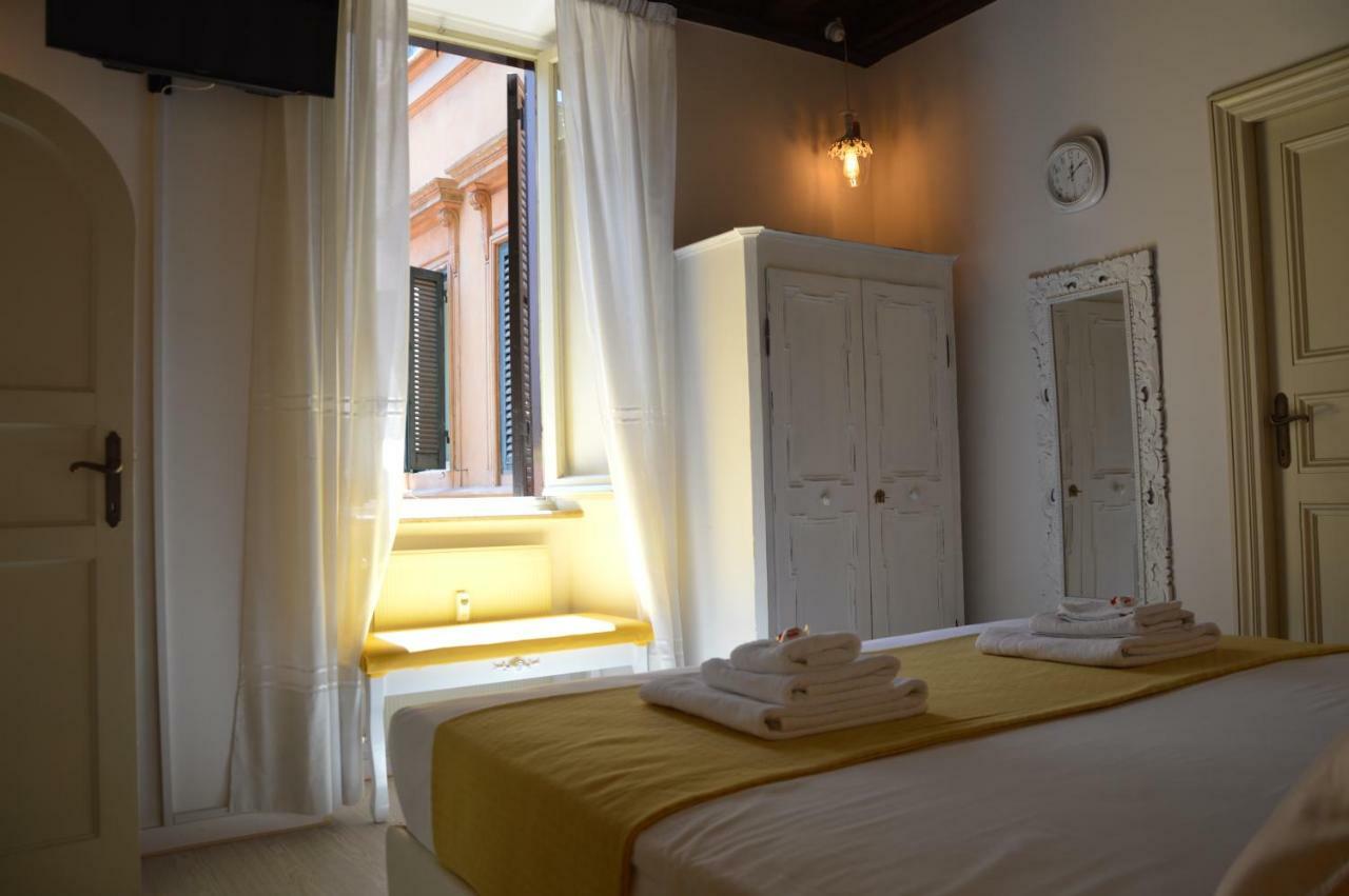 Historic Center - Elegant With Charming Antiques - Raffaello Lejlighed